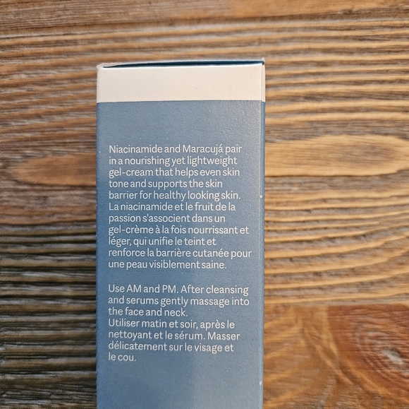 Selfless by hyram Niacinamide and Maracuja Daily Barrier Face Moisturizer - Picture 5 of 5